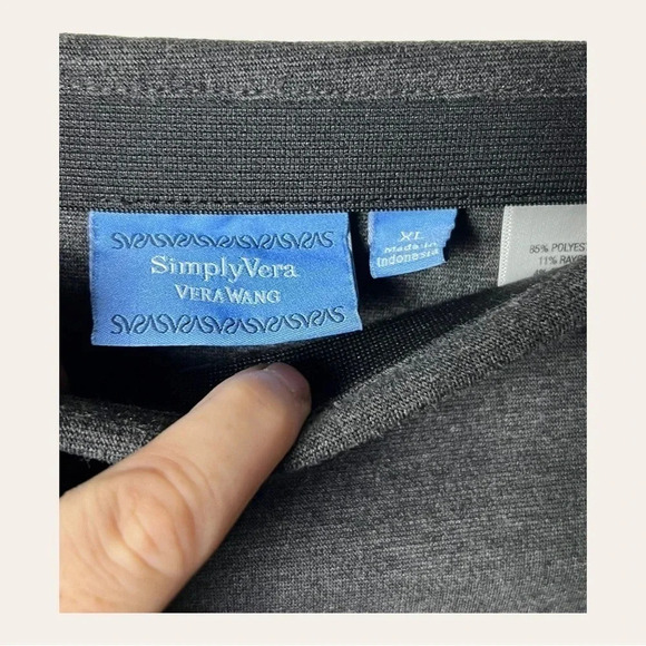 0238. SIMPLY VERA WANG MINI SKIRT GRAY IN COLOR SIZE X-LARGE - Picture 4 of 7